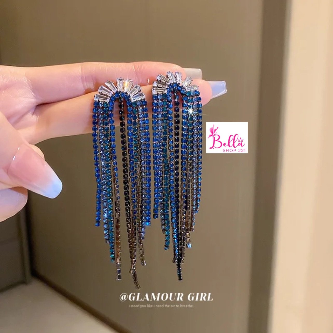 c7a39f84-3f04-4f10-99b4-c7f384e3c347 Boucles d’oreilles pendantes - bleue – Image 1