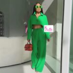 Ensemble pantalon large & chemise crop top - Vert – Image 2