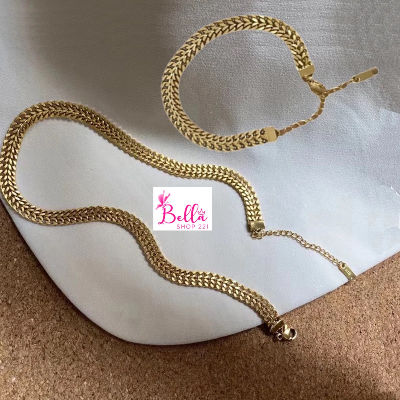a9aa7c8f-d2a4-4f70-a1f3-466c694fae97 Ensemble collier & bracelet (acier au titane) – Image 1
