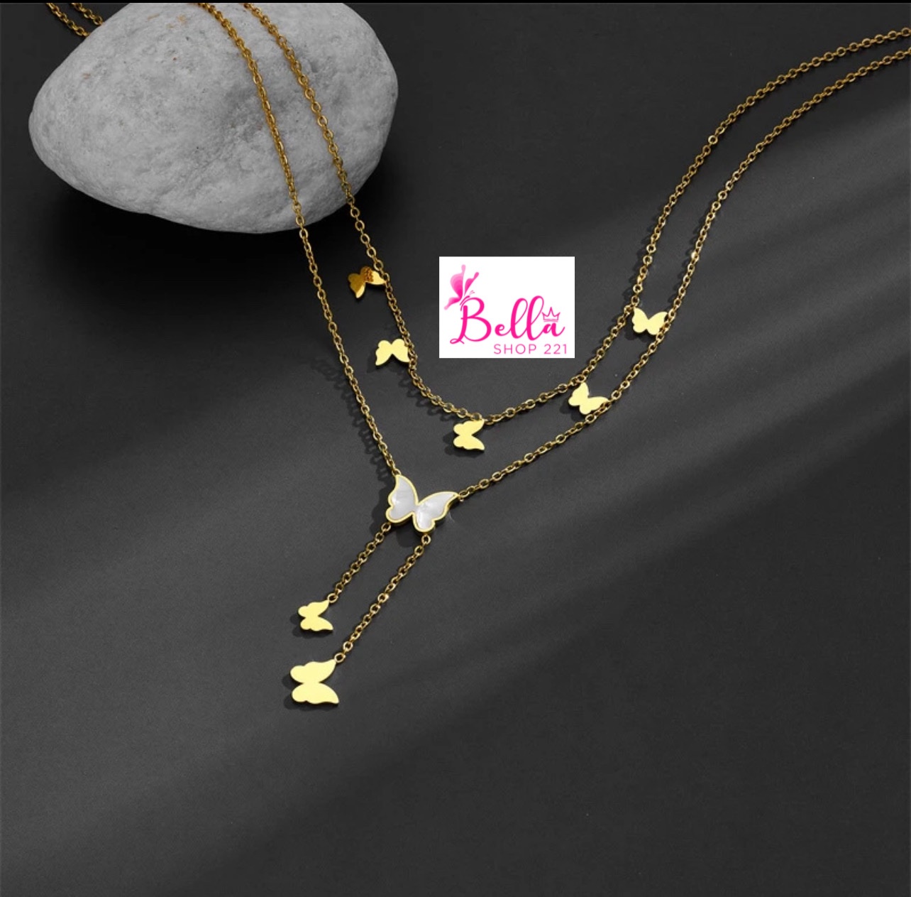 fbc0a14a-8a94-4d5c-a6dc-b5b2e6398c91 Collier superposé papillons #2 (acier inoxydable) – Image 1