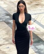 Robe avec fronce devant - noire – Image 2