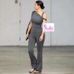 Ensemble pantalon bas large et top asymétrique - gris – Image 3