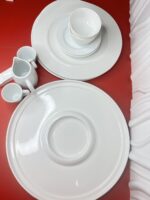 Pack Monsieur et Madame - 2 grandes assiettes + 2 petites assiettes + 2 bols + 2 tasses à café + 2 poses couverts + 1 grande assiette de présentation + 1 pot à lait (vaisselle en céramique) – Image 3