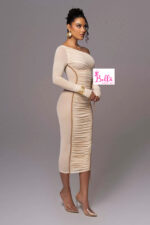 Robe moulante avec épaules asymétriques - beige marron – Image 4