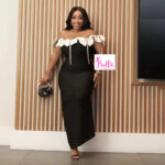 Robe moulante avec strass pendants - noir blanc – Image 4