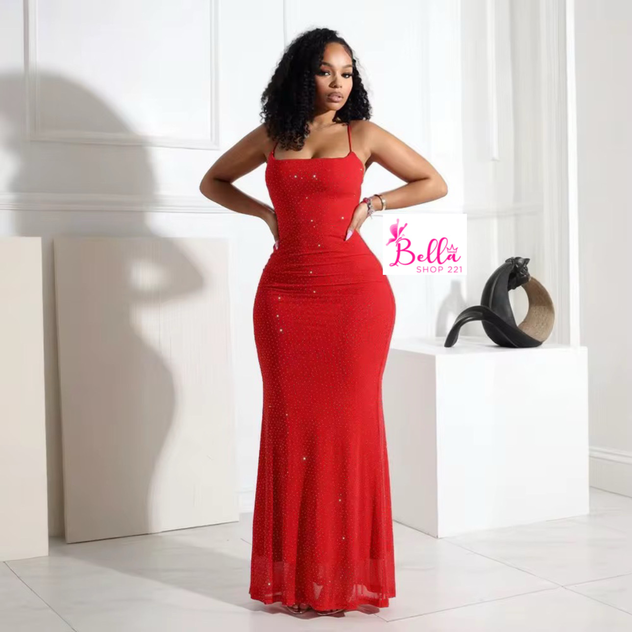 aae8745b-409d-4f39-bcef-75be271596e1 Robe moulante avec strass - rouge – Image 1