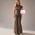 Robe moulante avec fronces - marron – Image 3