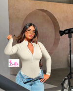 Bodysuit côtelé gainant avec une fermeture et des manches longues - beige – Image 2