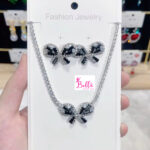 Ensemble de bijoux - collier et boucles d’oreilles argenté et noir – Image 3