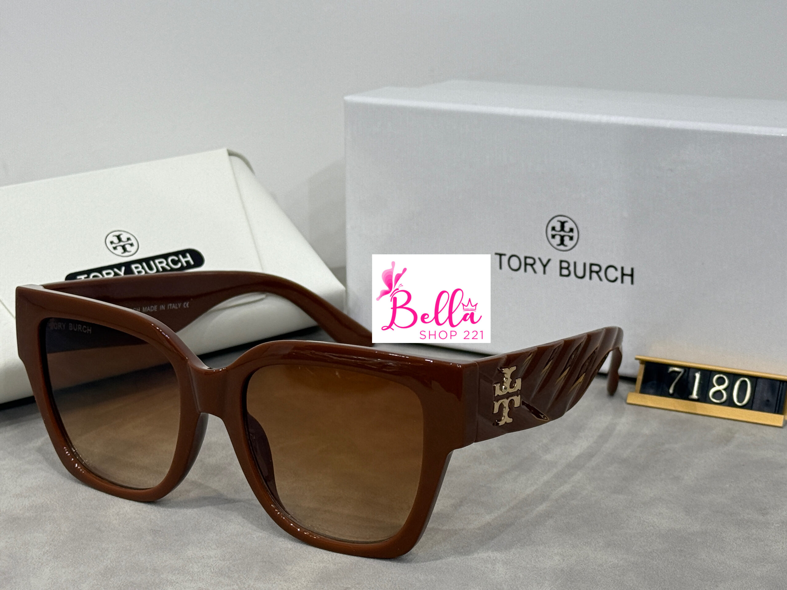 8aa7fb41-73dd-44f3-950f-423455b8422e Lunette de soleil - tory Burch (+ boîte + étui) – Image 1