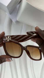 Lunette de soleil - tory Burch (+ boîte + étui) – Image 2