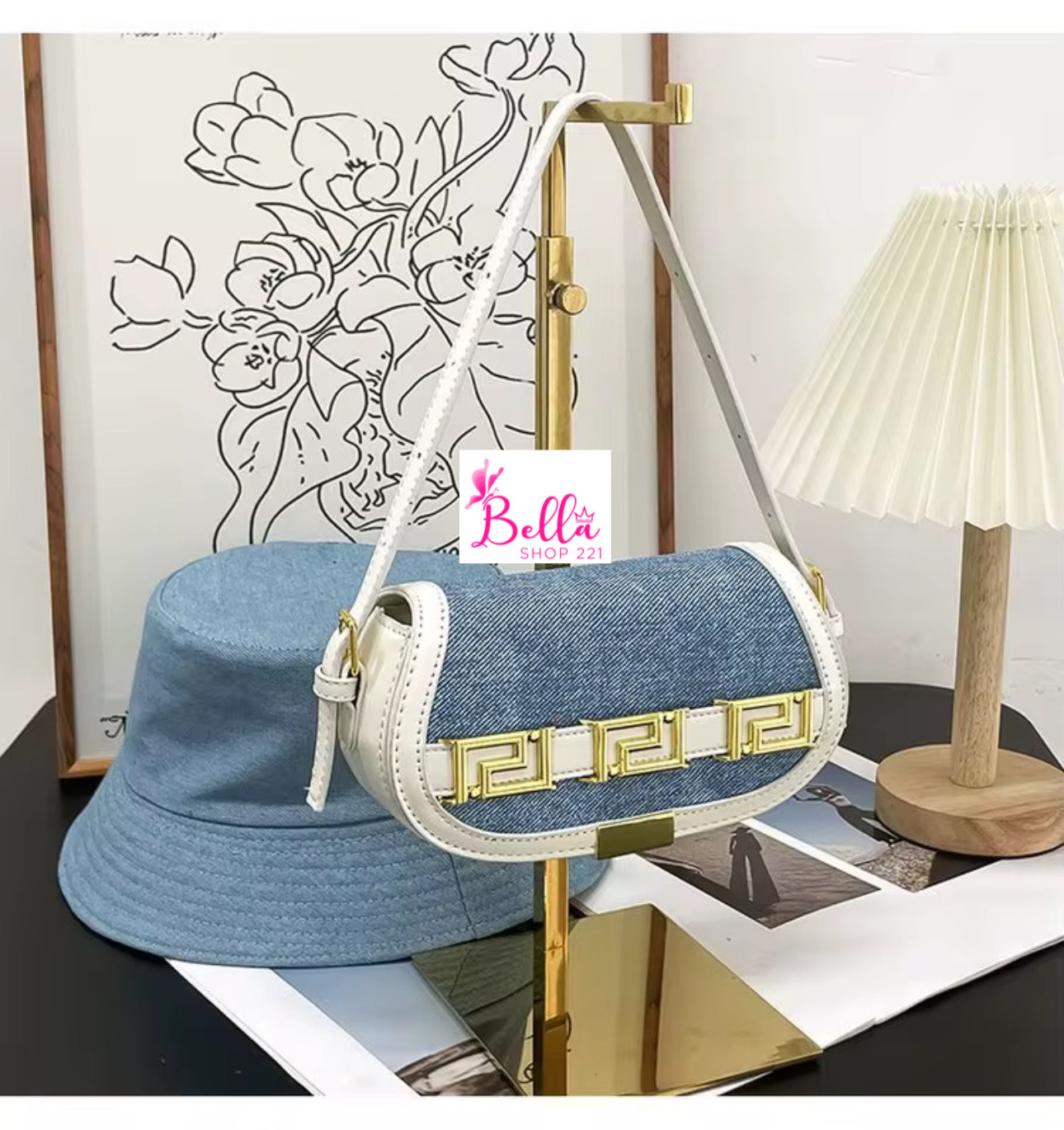 9097fe50-30f4-44f2-aec2-2b238e772a69 Ensemble Mini sac + bob réversible - blanc bleu – Image 1