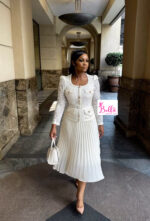 Robe plissée avec dentelle et ceinture - blanc cassé