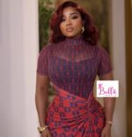 Robe moulante en partie visible - rouge – Image 3