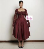 Robe avec manches en dentelle - rouge – Image 5