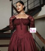 Robe avec manches en dentelle - rouge – Image 2