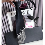 Cravate avec perles et chaînettes - noire