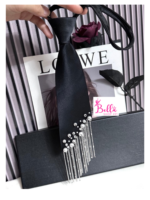 Cravate avec perles et chaînettes - noire – Image 3