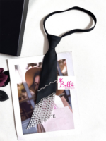 Cravate avec strass et perles - noire – Image 4