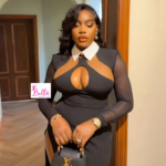 Robe moulante avec manches transparentes - noir blanc – Image 2