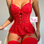 Ensemble de lingerie avec chaussettes montantes - rouge