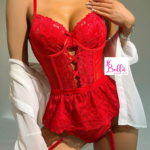 Ensemble de lingerie avec chaussettes montantes - rouge – Image 5