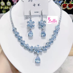 Ensemble de bijoux - collier et boucles d’oreilles blanc