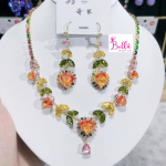Ensemble de bijoux - collier et boucles d’oreilles orange vert