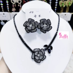 Ensemble de bijoux - collier et boucles d’oreilles noir